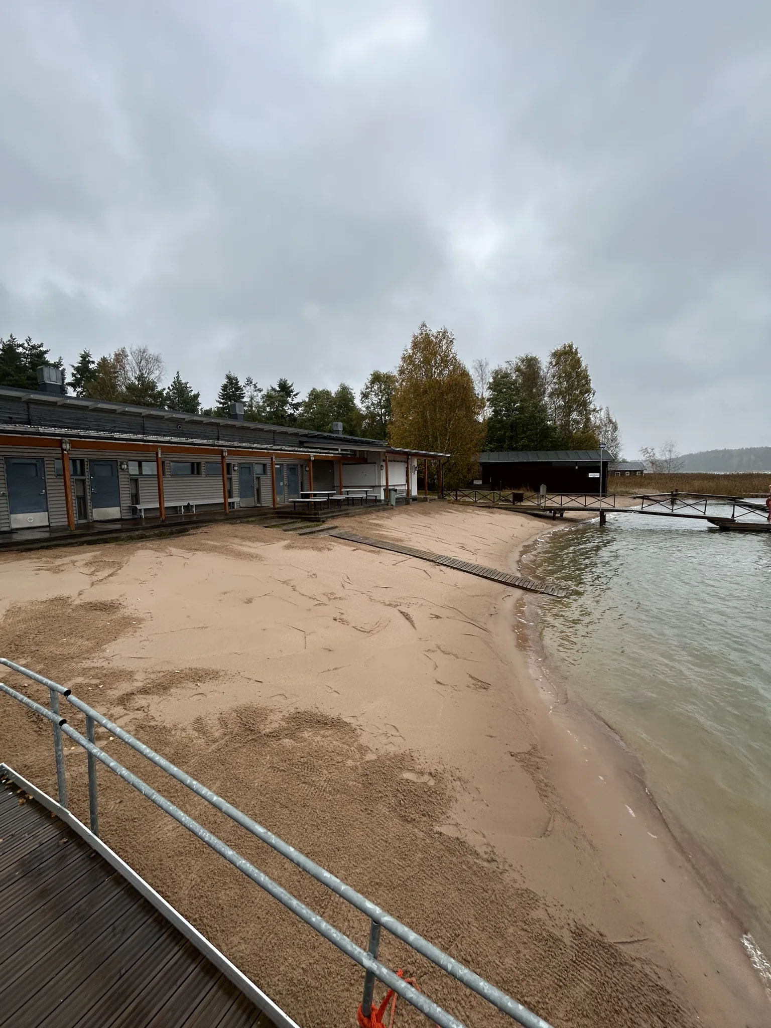Uimarannan ja laiturin kunnossapito saaristossa – Saaristotarhuri kiinteistöpalvelut